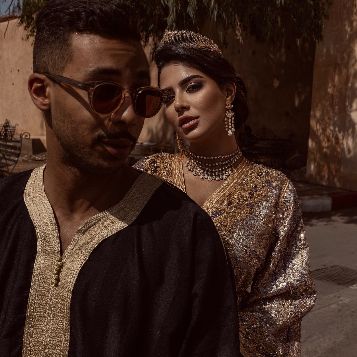 Bruidspaar in de straten van Marrakesh